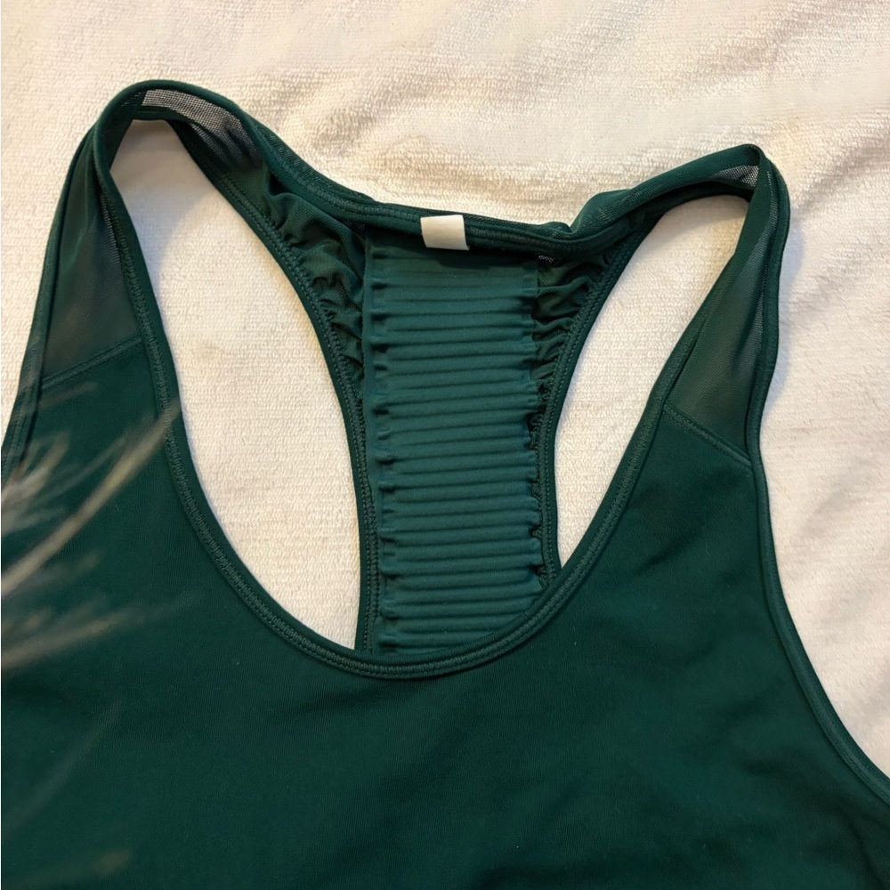 ATHLETA Bakasana Tank Dragonfly Green Size M Activewear | Workout | Fitness - Picture 3 of 10
